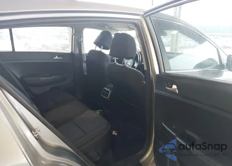 2021 Kia Sportage Lx z USA, uszkodzony, nr VIN KNDPMCAC7M7881791